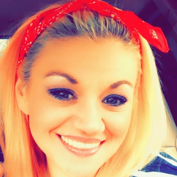 Meet your Posher, Lindsey - Picture 6 of 7